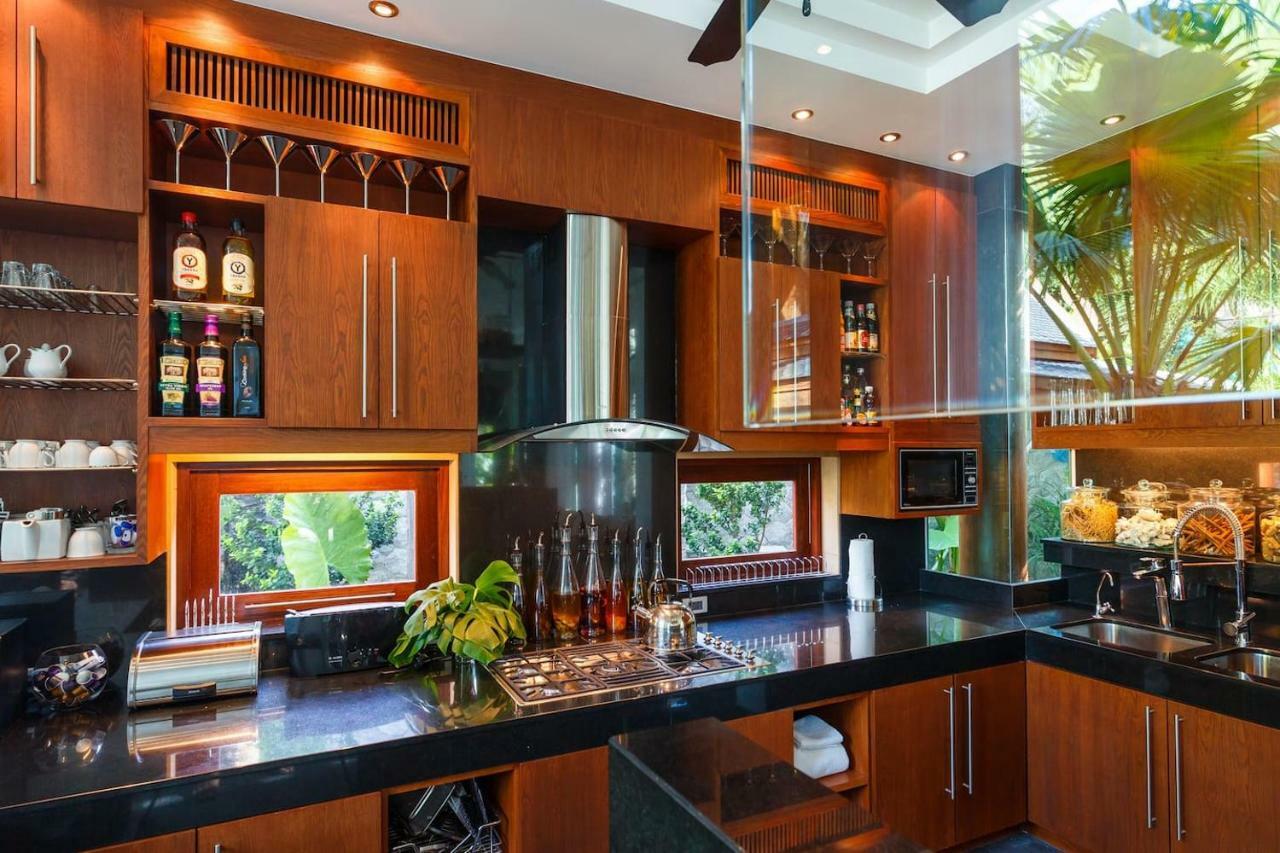 Villa On The Rocks, 4 Bedrooms, Phuket Surin Beach  Extérieur photo